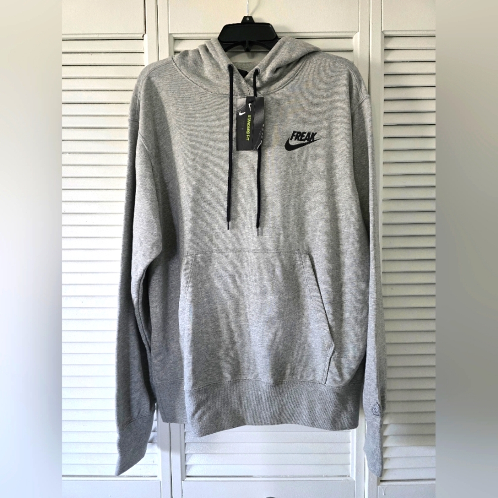 Brand New Mens Nike GIANNIS FREAK Pullover Hoodie Grey Mens Size Medium